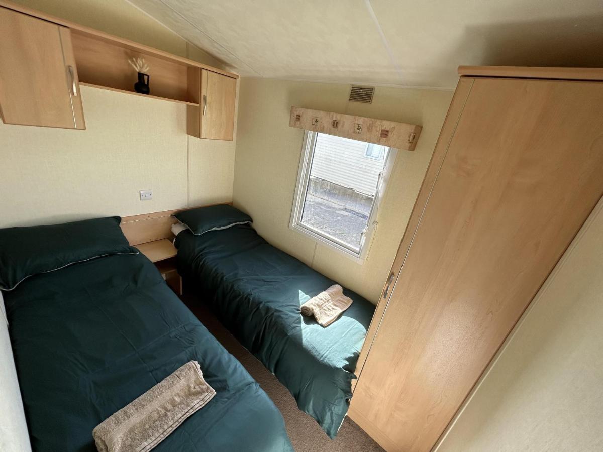 Lovely 2-Bed Lodge In St Osyth 滨海克拉克顿 外观 照片